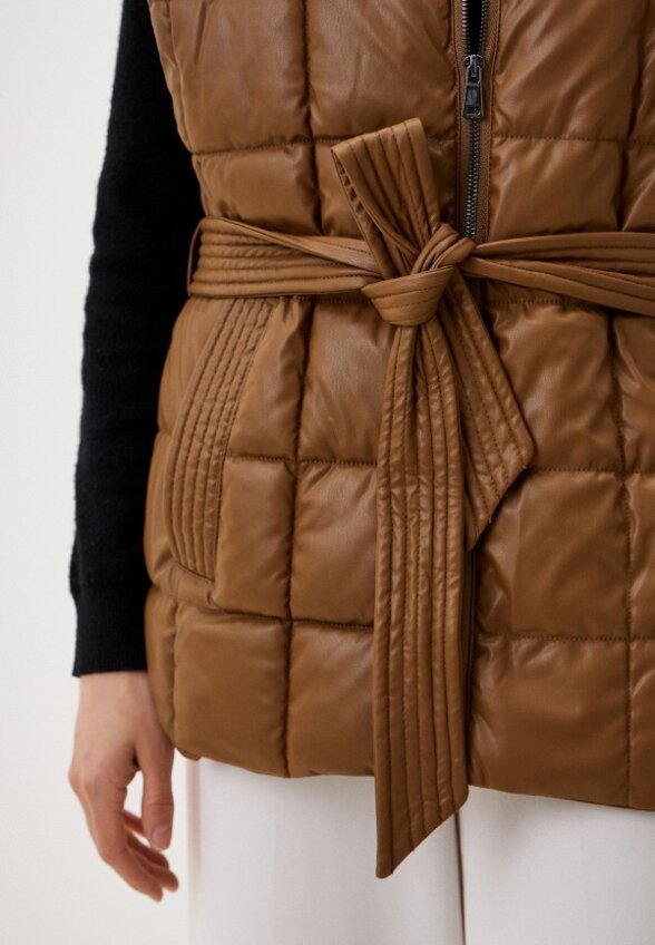 Жилет кожаный b.young