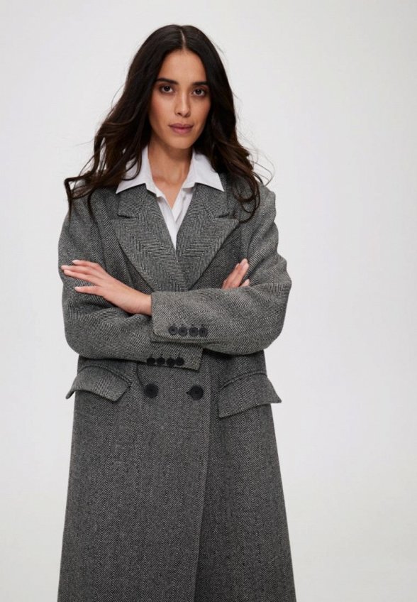 Пальто двубортное SashaOstrov