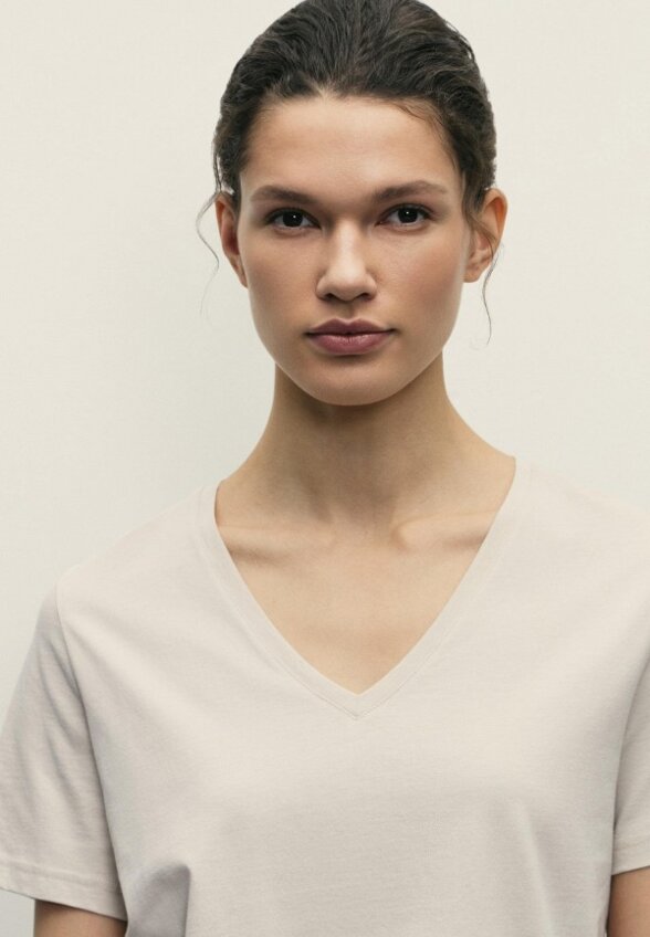 Футболка Zarina