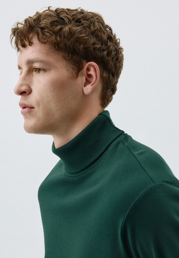 Базовая водолазка SLIM FIT