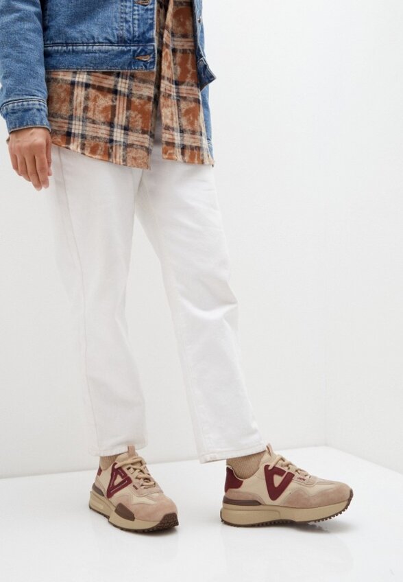 Кроссовки Escan