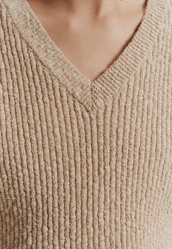 Жилет Daisyknit