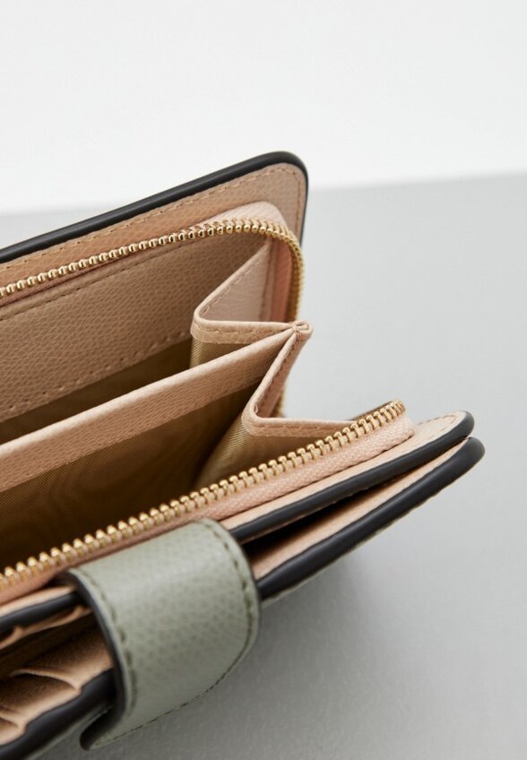 Кошелек Furla