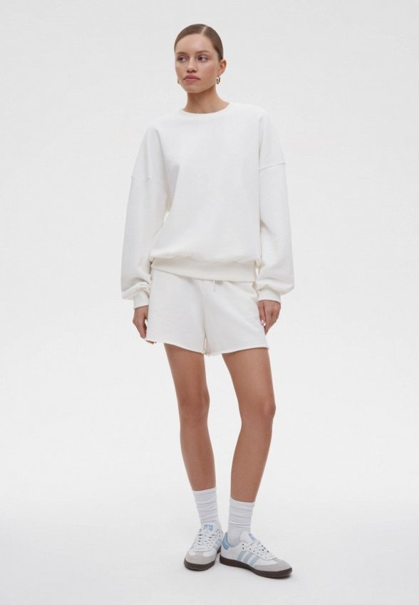 Свитшот Charmstore