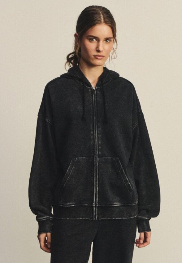 Толстовка Zarina