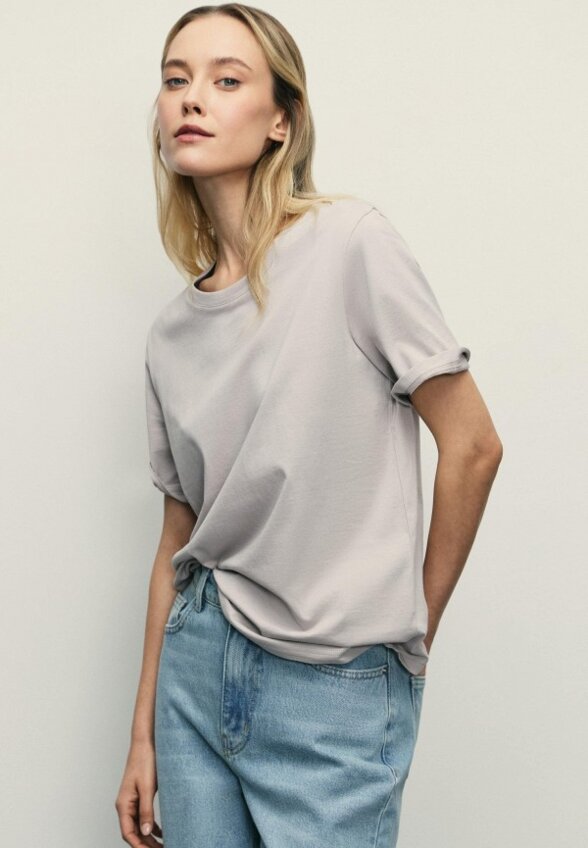 Футболка Zarina