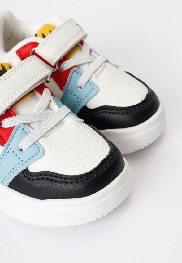 Кроссовки Tikkago