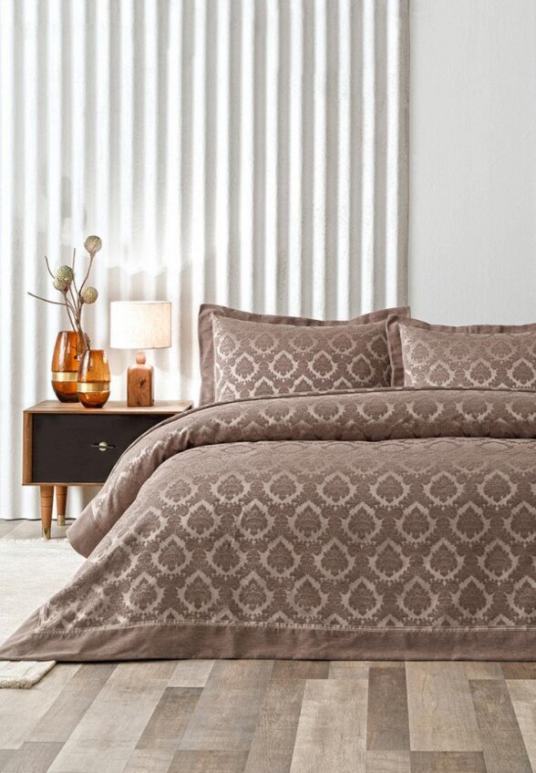 Комплект с покрывалом Karna