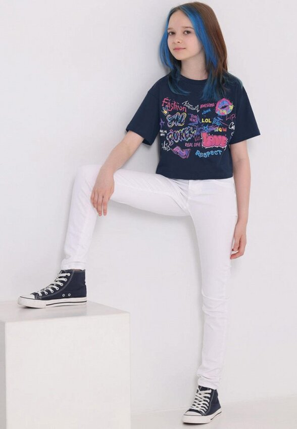 Футболка Апрель