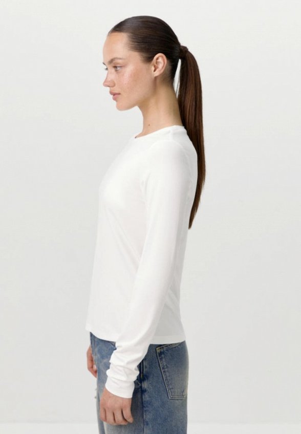 Лонгслив All We Need