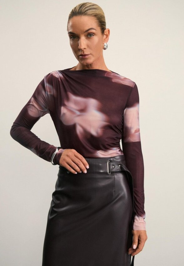 Лонгслив Zarina