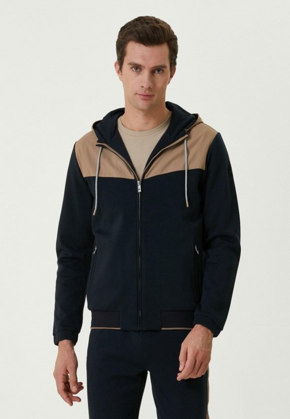 Толстовка Club