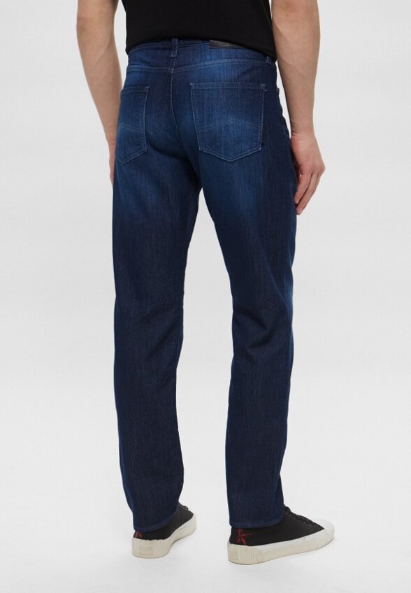 Джинсы Armani Exchange