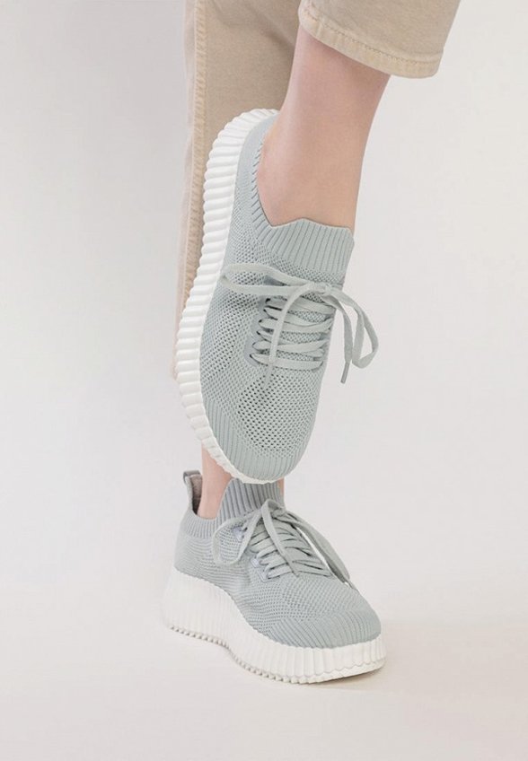 Кроссовки Gut