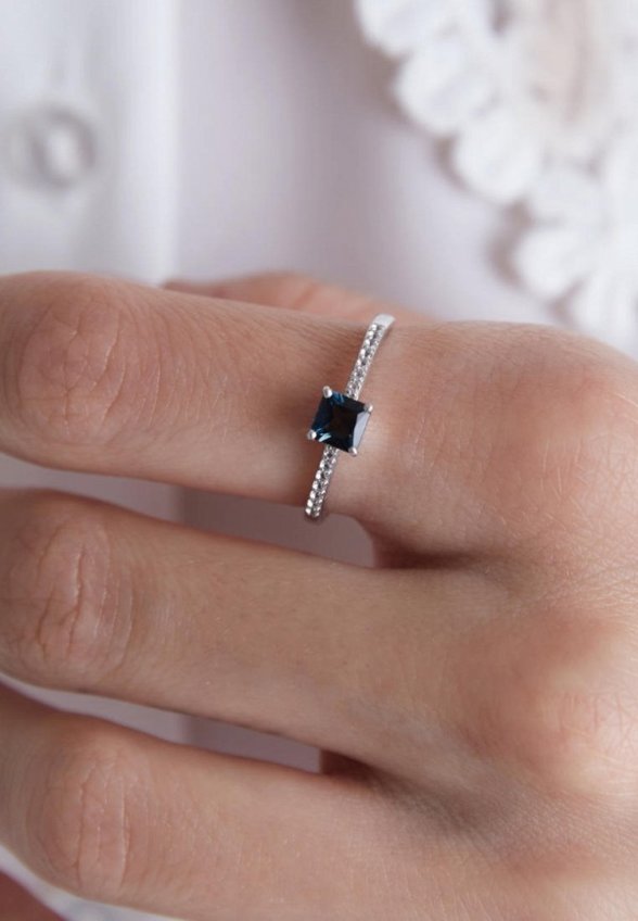 Кольцо Secrets