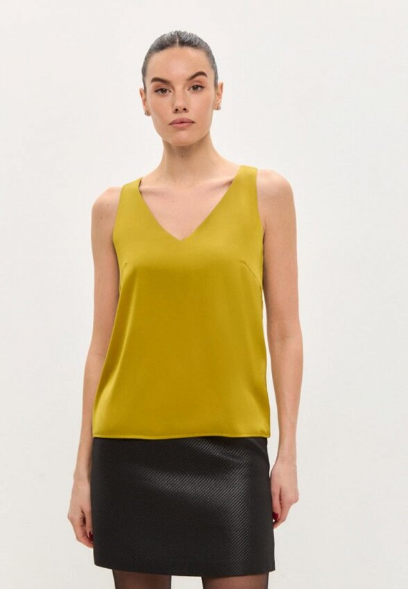 Топ Gabriel and Ester London