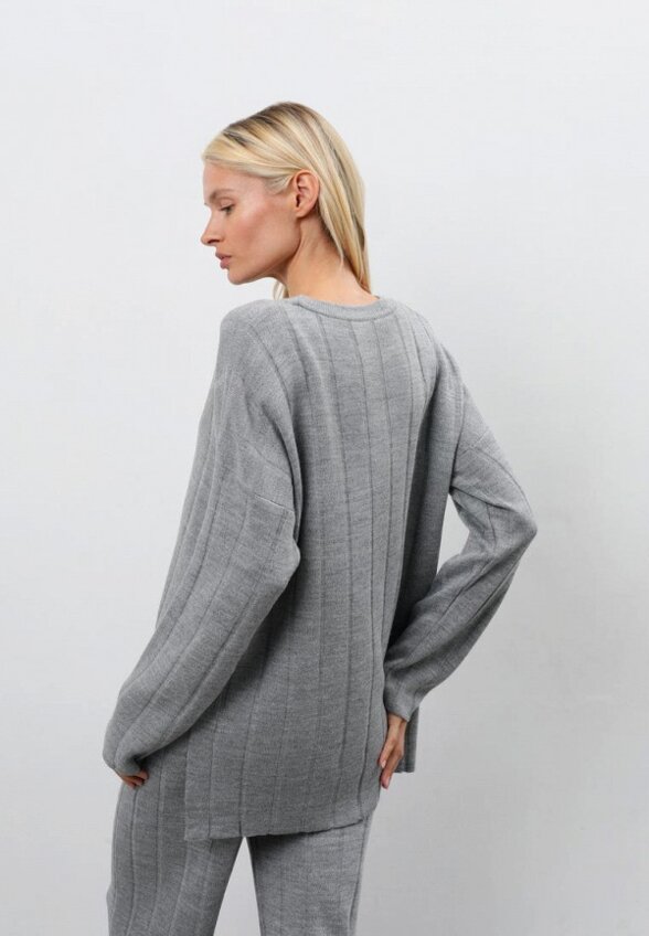 Джемпер Thestama