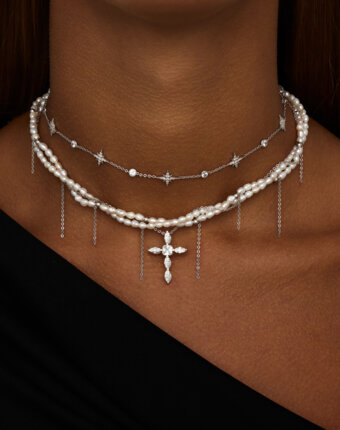 Серебряное колье с крестом ГАЛАТЕЯ с натуральным жемчугом MIE женщинам