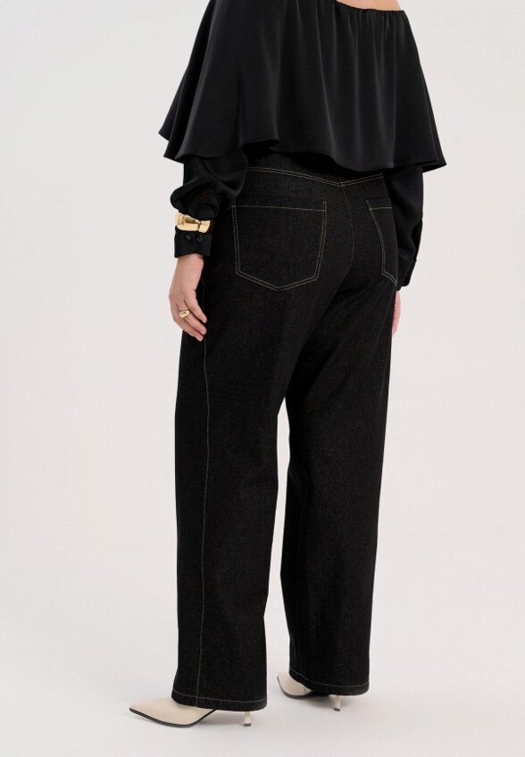 Джинсы Manelia