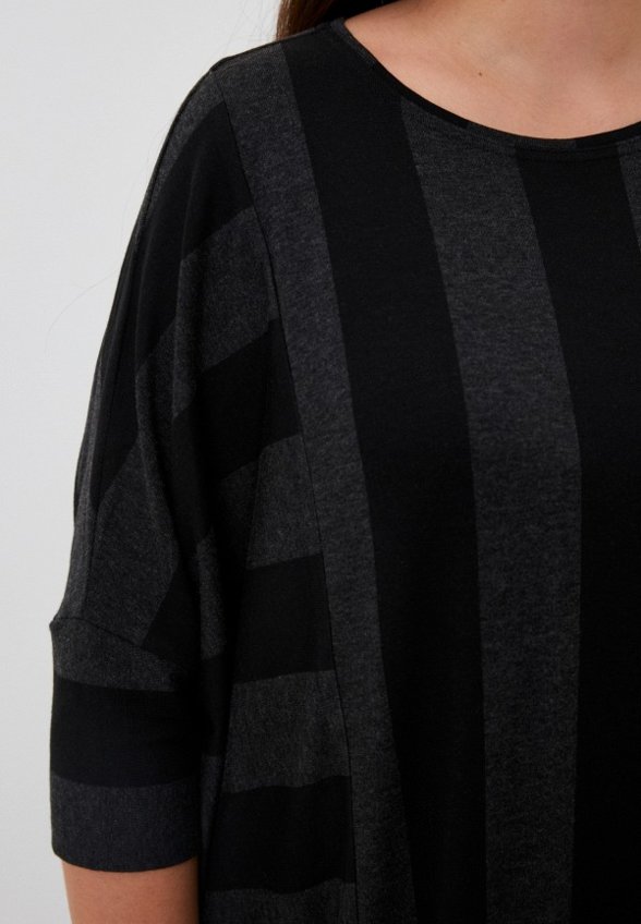 Платье MadaM T