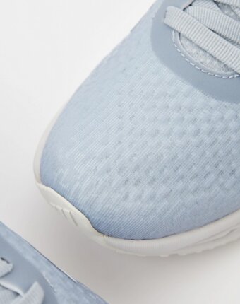 Кроссовки adidas женщинам