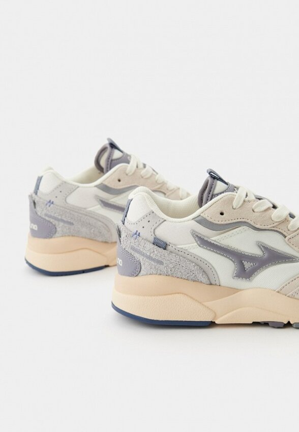 Кроссовки Mizuno
