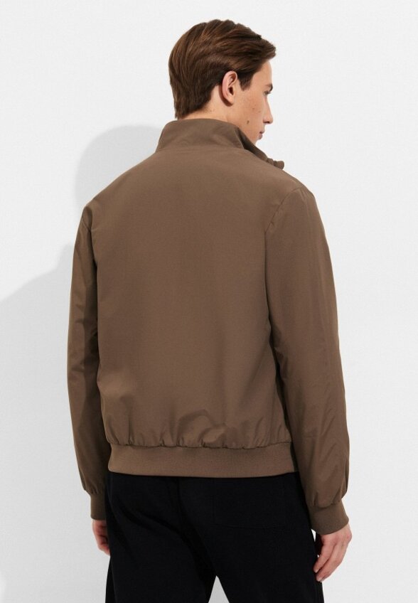 Ветровка EA7