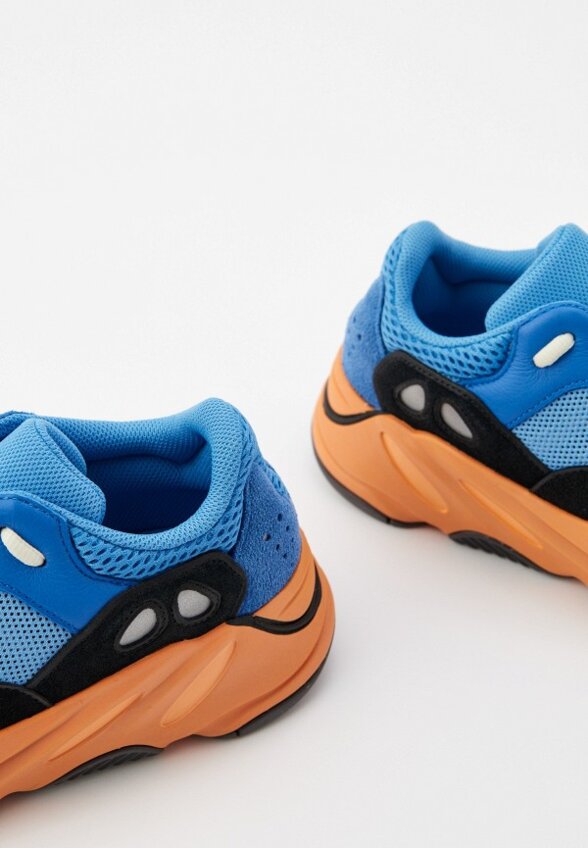 Кроссовки adidas YEEZY