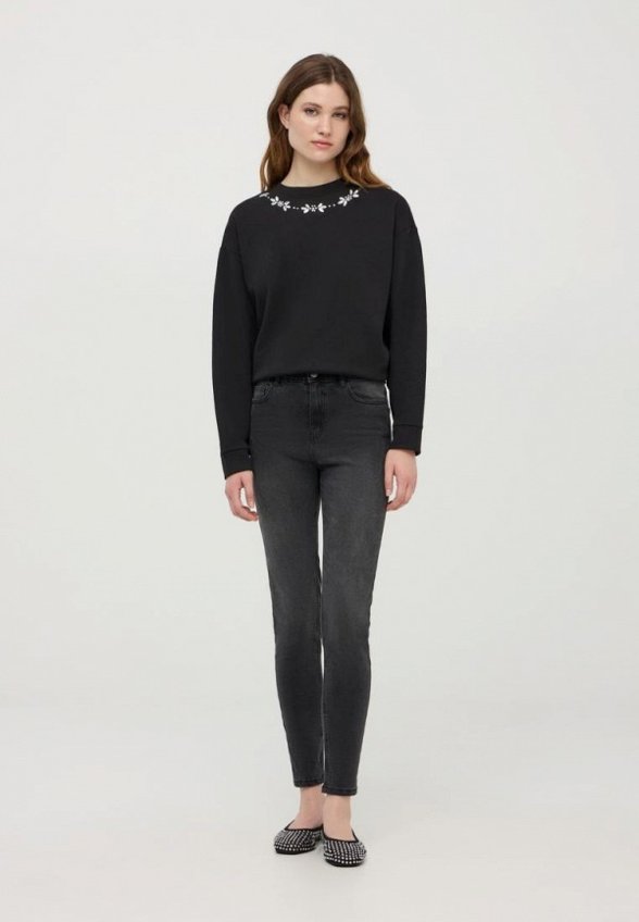 Джинсы Terranova