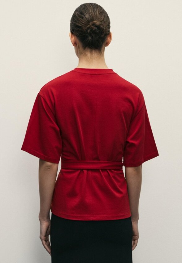 Футболка Zarina