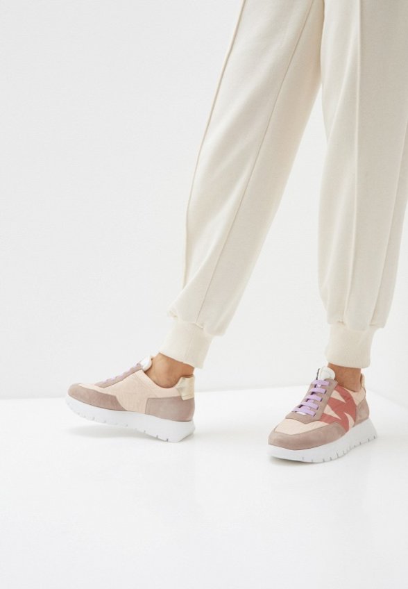 Кроссовки Wonders