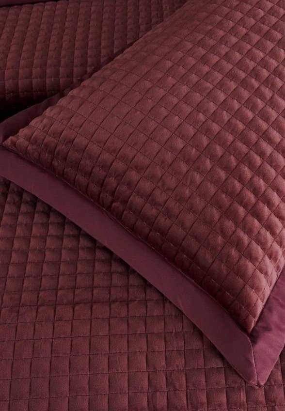 Комплект с покрывалом Sofi De Marko