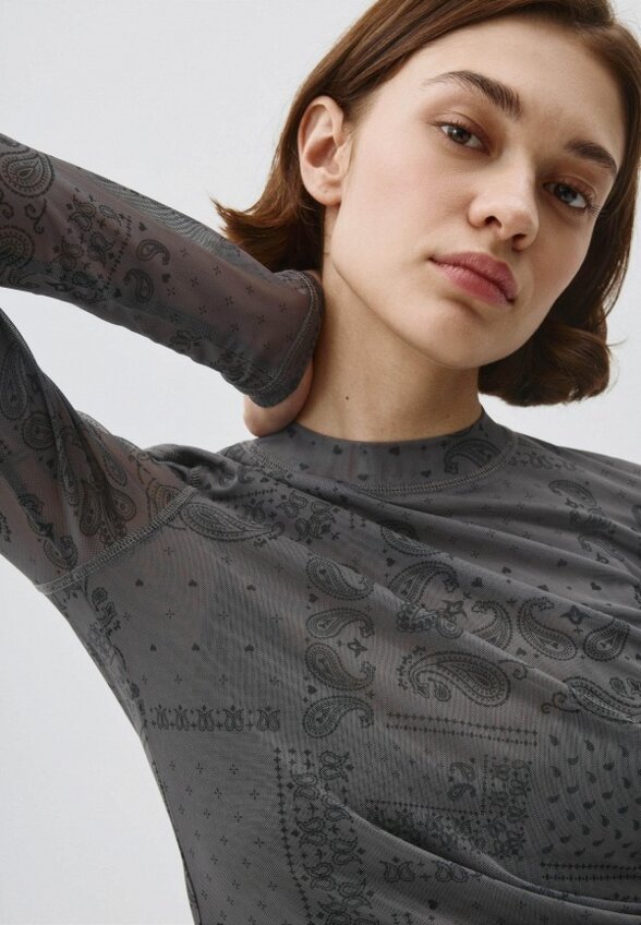 Лонгслив Sela