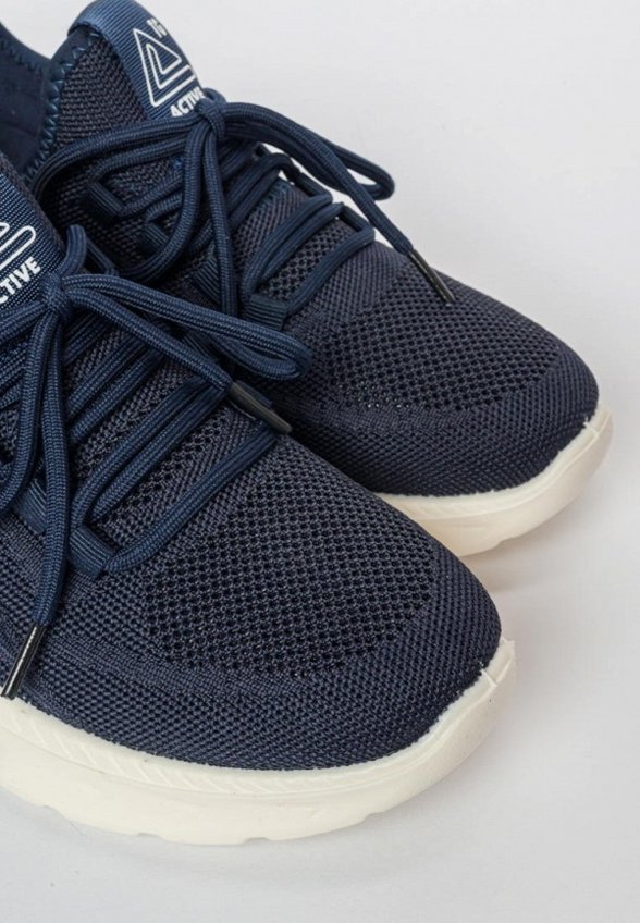 Кроссовки Tikkago