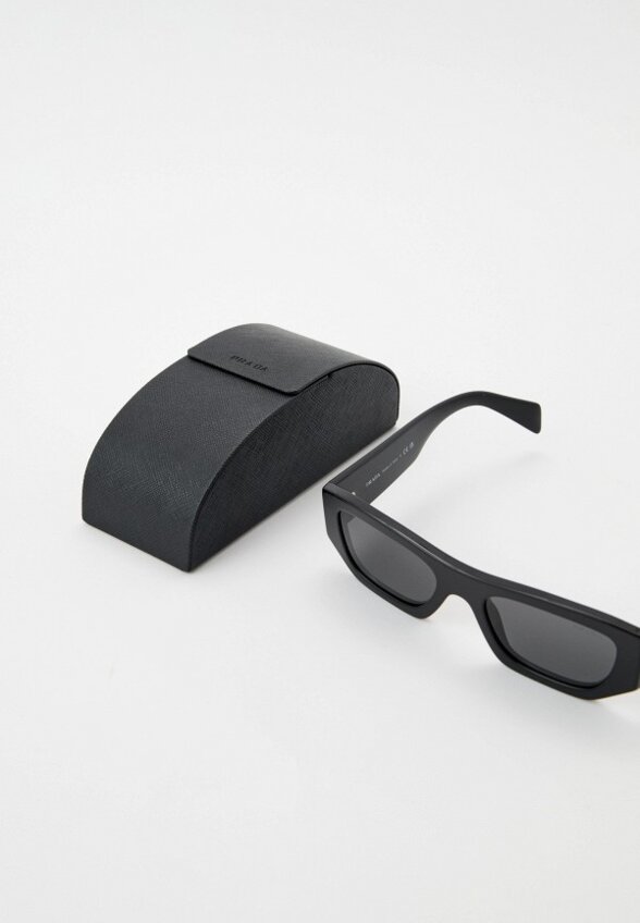 Очки солнцезащитные Prada