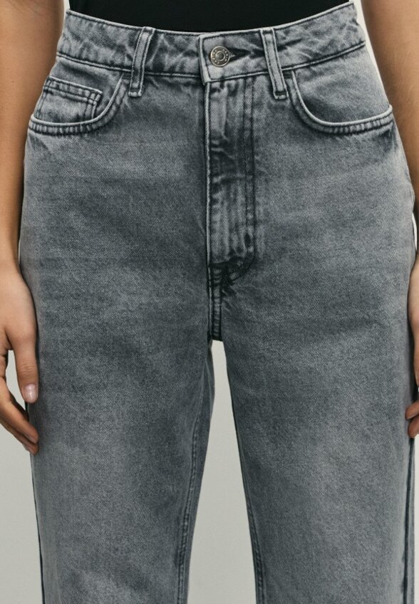 Джинсы Zarina