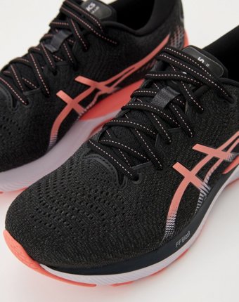 Кроссовки ASICS женщинам