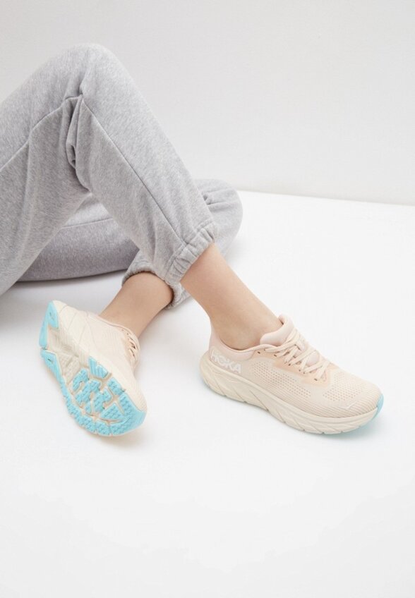 Кроссовки Hoka One One