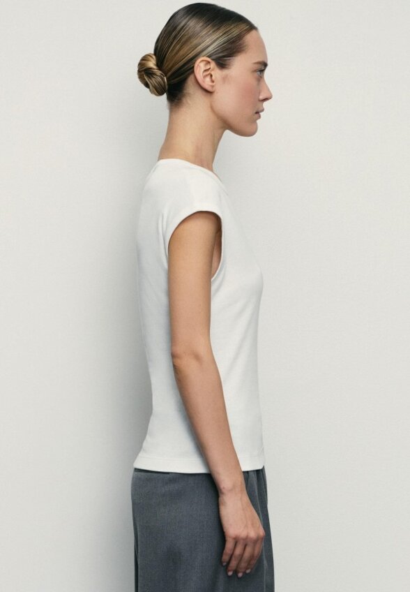 Футболка Zarina