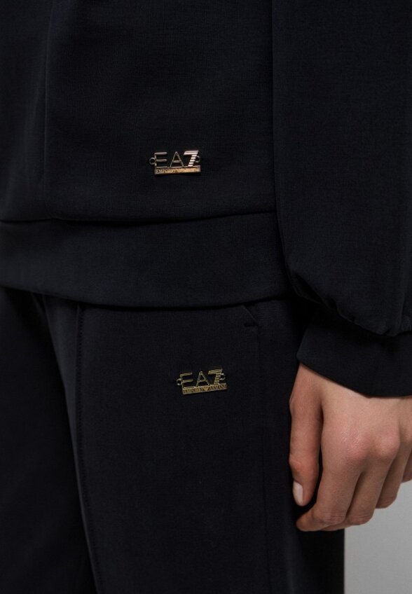 Костюм спортивный EA7