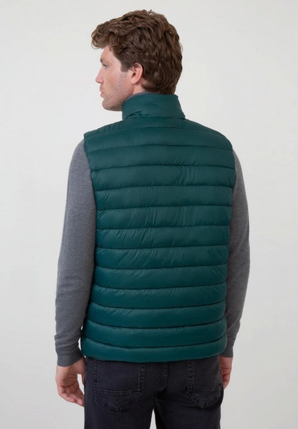 Жилет утепленный Baon