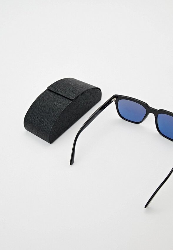 Очки солнцезащитные Prada