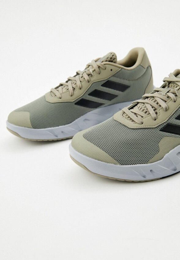 Кроссовки adidas