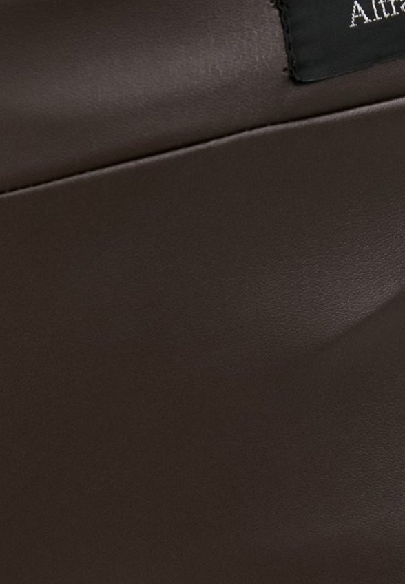 Шорты кожаные AltraNatura