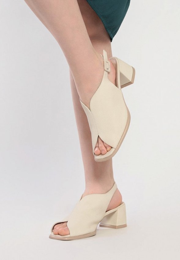 Босоножки Gut