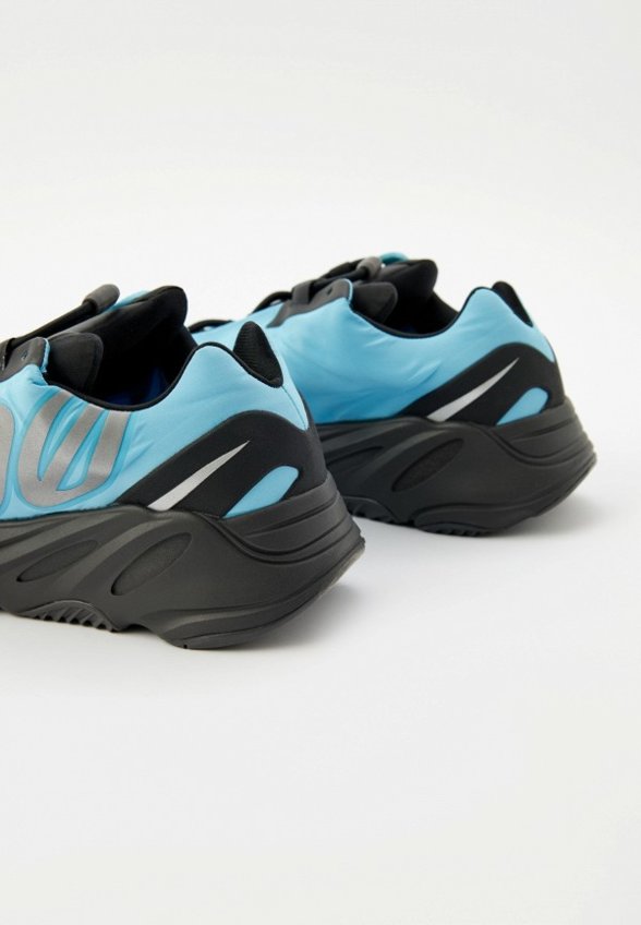 Кроссовки adidas YEEZY