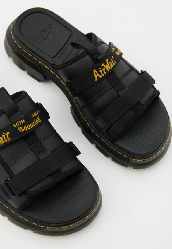 Сабо Dr. Martens