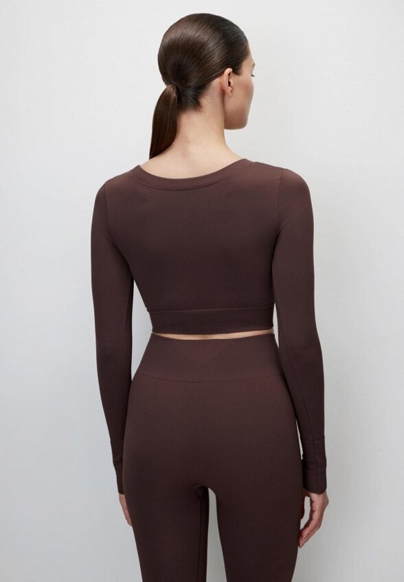 Топ спортивный belle you