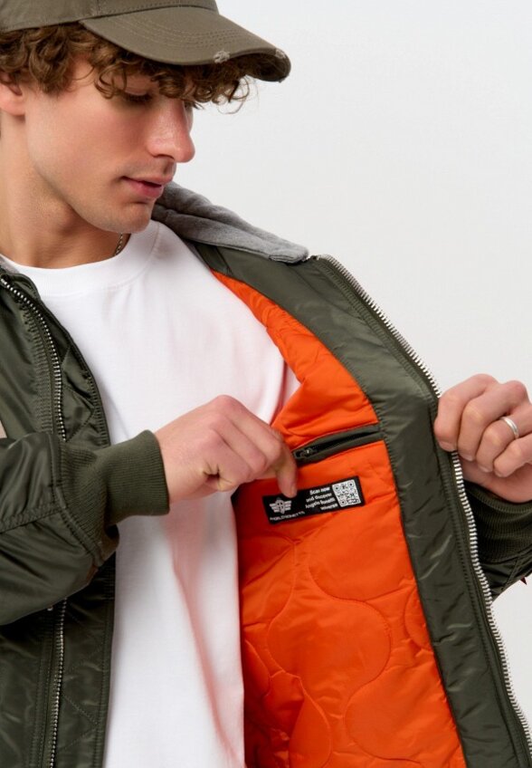 Куртка утепленная и брелок Angelo Bonetti