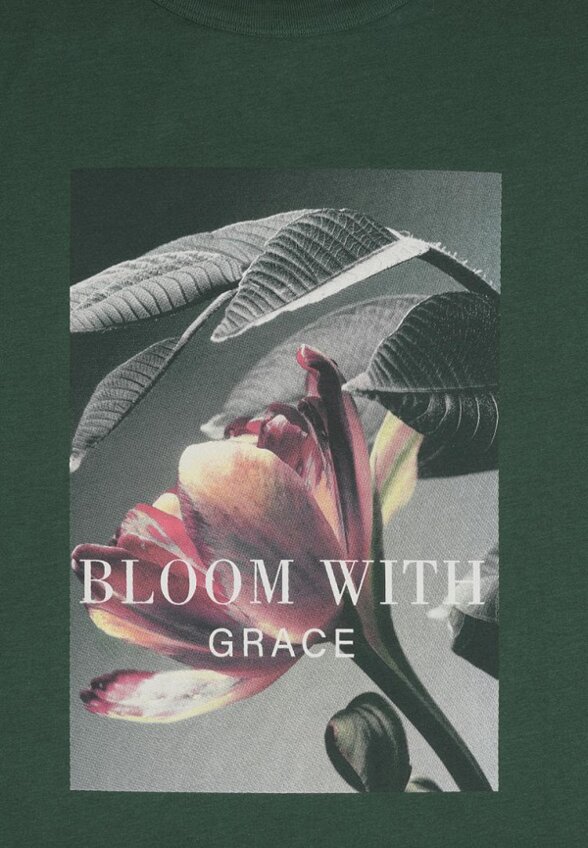 Футболка Апрель